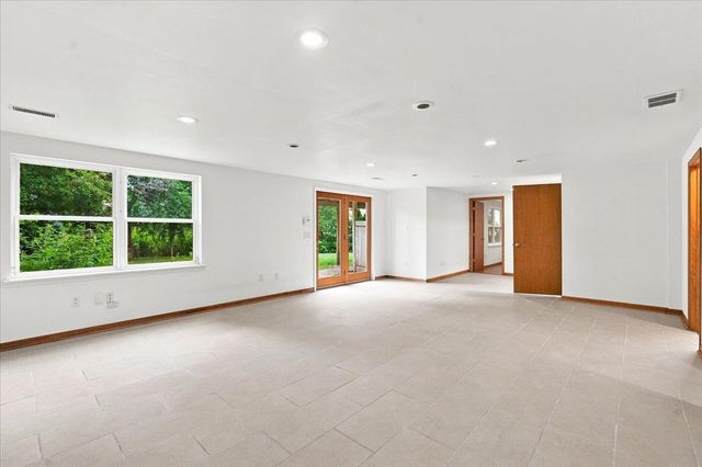 2880 Crinkle Root Drive, Fitchburg, WI 53711