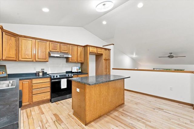 2880 Crinkle Root Drive, Fitchburg, WI 53711