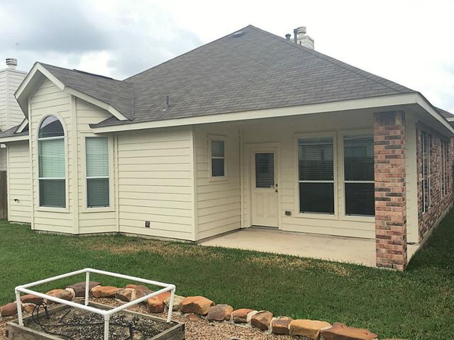 10006 Kendahlwood Lane, Tomball, TX 77375