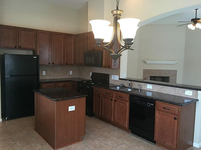 10006 Kendahlwood Lane, Tomball, TX 77375