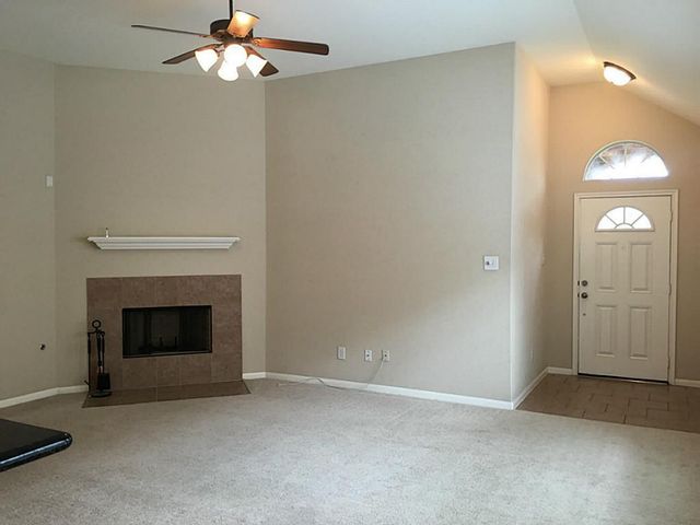 10006 Kendahlwood Lane, Tomball, TX 77375