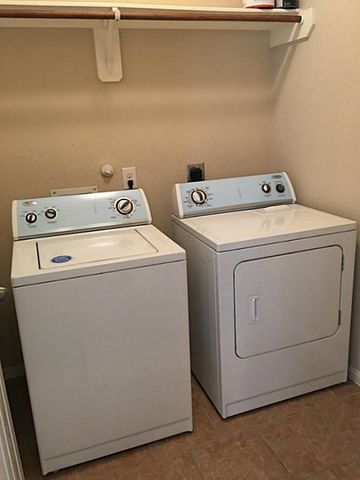 10006 Kendahlwood Lane, Tomball, TX 77375