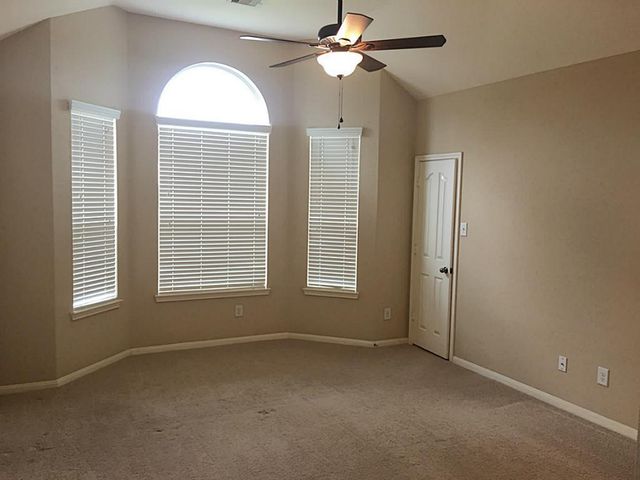 10006 Kendahlwood Lane, Tomball, TX 77375