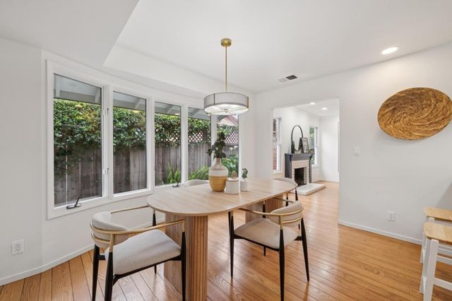 873 Cottonwood Drive, Cupertino, CA 95014