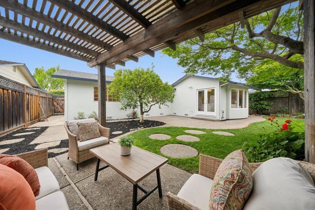 873 Cottonwood Drive, Cupertino, CA 95014
