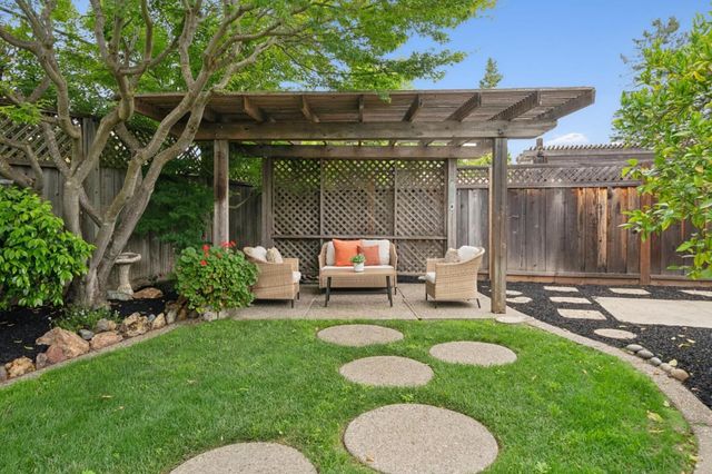 873 Cottonwood Drive, Cupertino, CA 95014