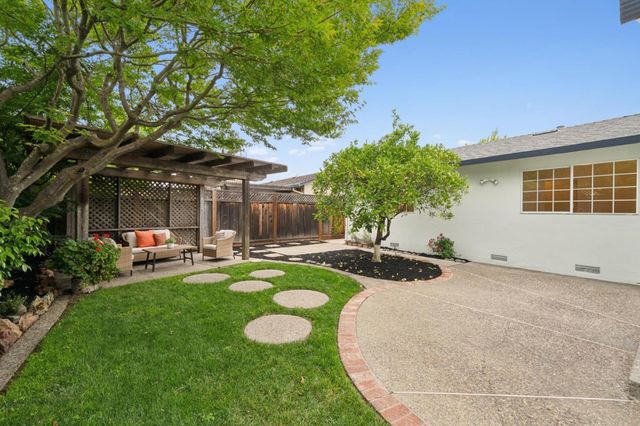 873 Cottonwood Drive, Cupertino, CA 95014