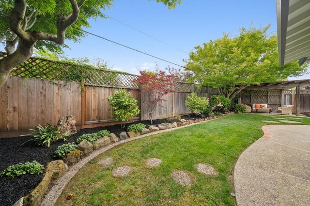 873 Cottonwood Drive, Cupertino, CA 95014