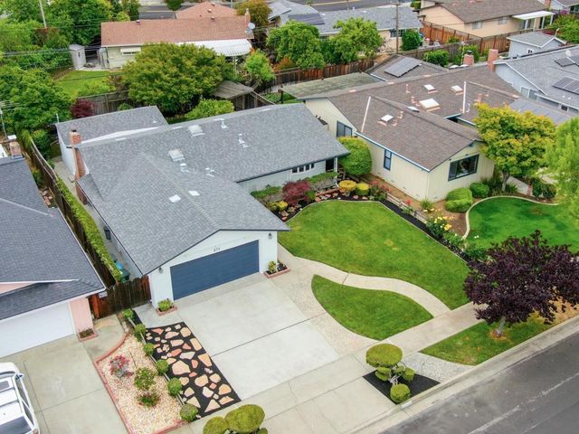 873 Cottonwood Drive, Cupertino, CA 95014
