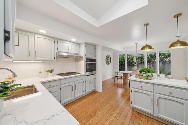 873 Cottonwood Drive, Cupertino, CA 95014