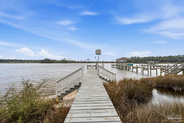 2568 Gulf Breeze Ave, Pensacola, FL 32507