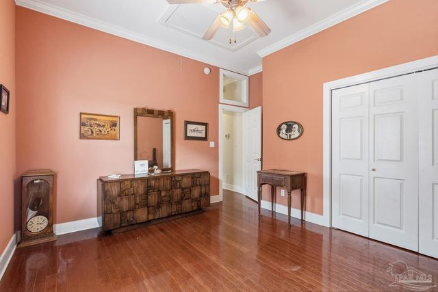 2568 Gulf Breeze Ave, Pensacola, FL 32507