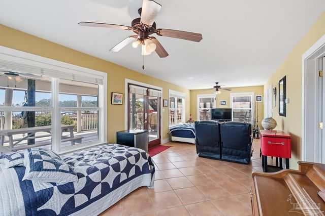 2568 Gulf Breeze Ave, Pensacola, FL 32507