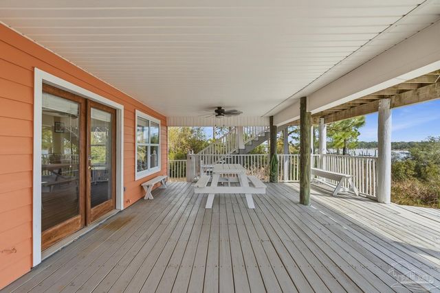 2568 Gulf Breeze Ave, Pensacola, FL 32507