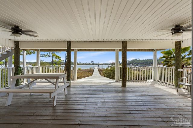 2568 Gulf Breeze Ave, Pensacola, FL 32507