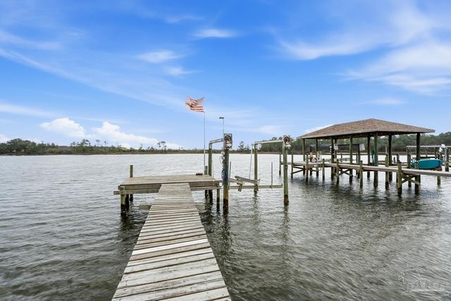 2568 Gulf Breeze Ave, Pensacola, FL 32507