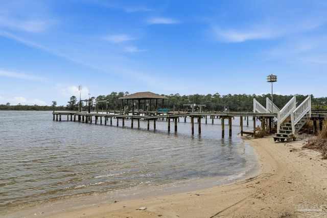 2568 Gulf Breeze Ave, Pensacola, FL 32507