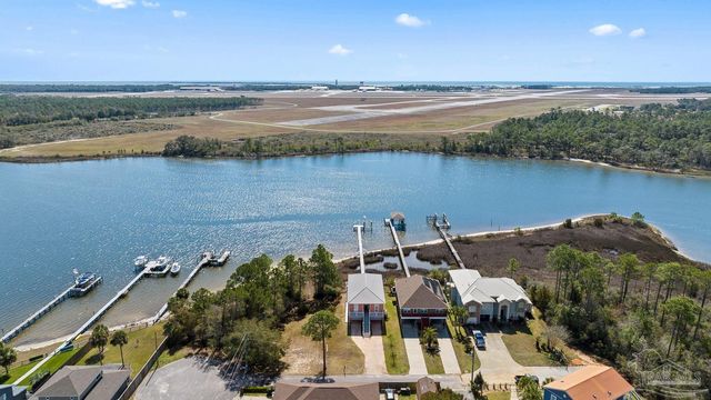 2568 Gulf Breeze Ave, Pensacola, FL 32507