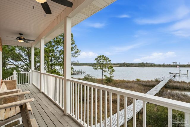 2568 Gulf Breeze Ave, Pensacola, FL 32507