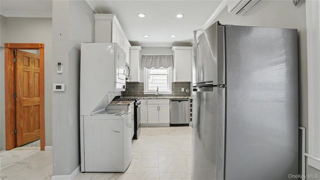 2977 Harding Avenue, Bronx, NY 10465