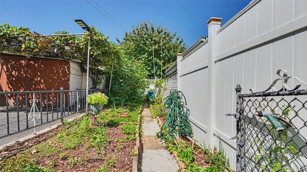 2977 Harding Avenue, Bronx, NY 10465 — photo 4