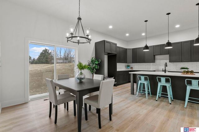 401 Half Moon Drive, Lincoln, NE 68527