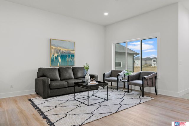 401 Half Moon Drive, Lincoln, NE 68527