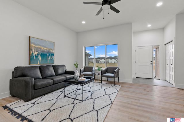 401 Half Moon Drive, Lincoln, NE 68527