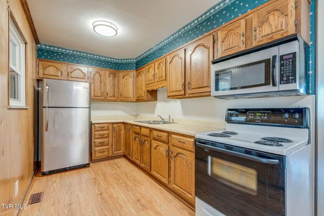 100 Fairway Drive, Gray, TN 37615