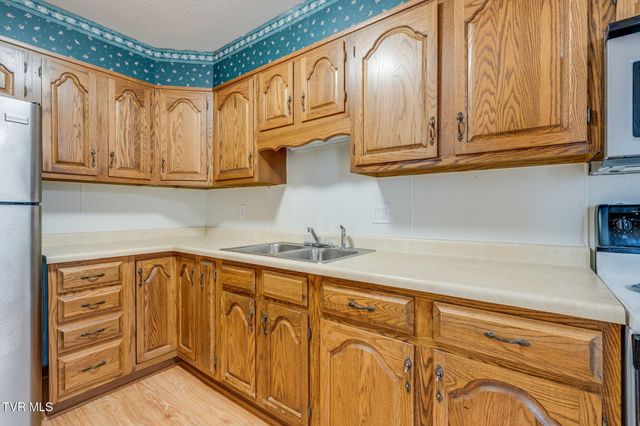100 Fairway Drive, Gray, TN 37615