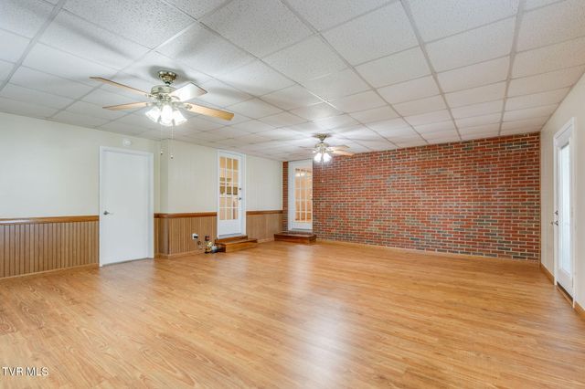 100 Fairway Drive, Gray, TN 37615