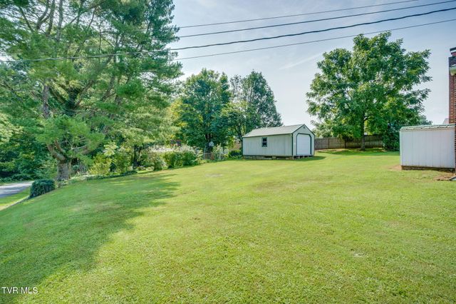100 Fairway Drive, Gray, TN 37615