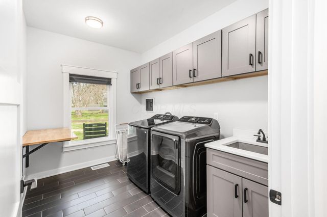 4300 Schirtzinger Road, Hilliard, OH 43026