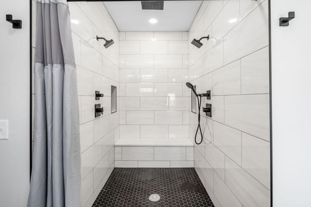 4300 Schirtzinger Road, Hilliard, OH 43026