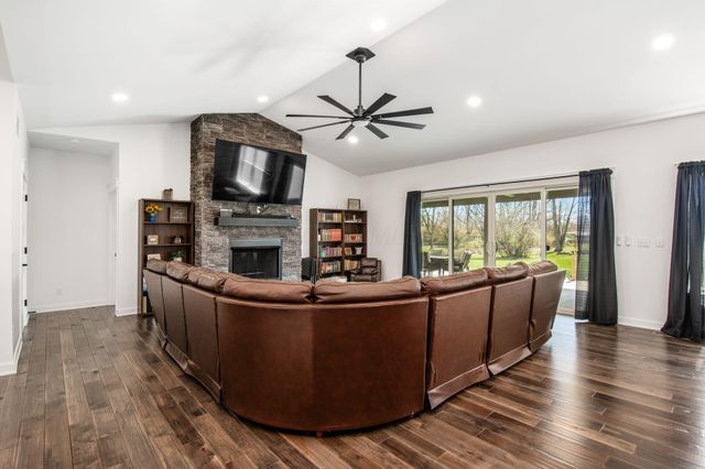 4300 Schirtzinger Road, Hilliard, OH 43026