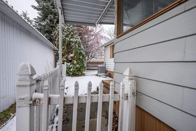 1205 E Lyons Rd, Spokane, WA 99208