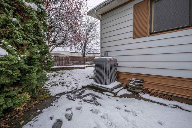 1205 E Lyons Rd, Spokane, WA 99208