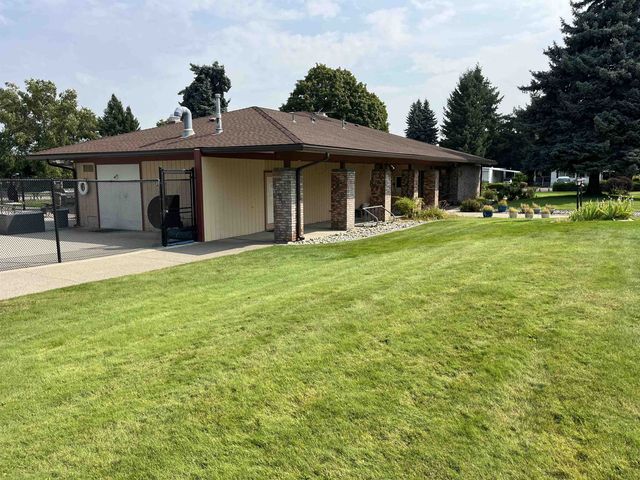 1205 E Lyons Rd, Spokane, WA 99208