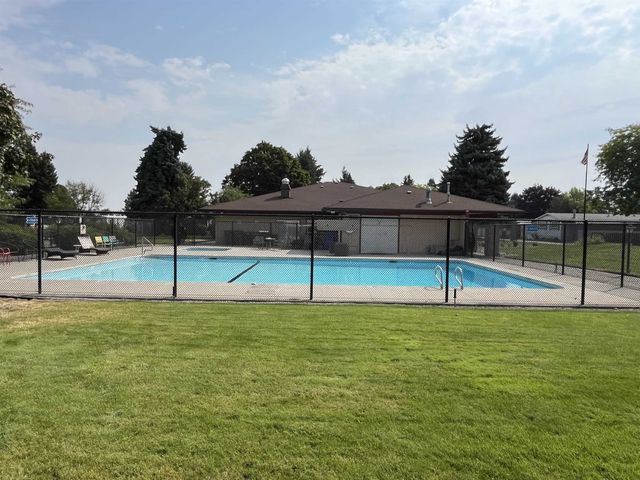 1205 E Lyons Rd, Spokane, WA 99208