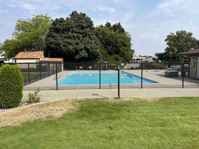 1205 E Lyons Rd, Spokane, WA 99208