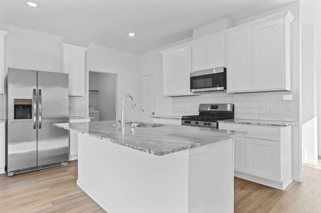 9026 Rose Water Trail, Iowa Colony, TX 77583