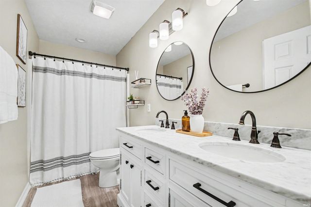 11032 Gorden Setter Drive, Osceola, IN 46561