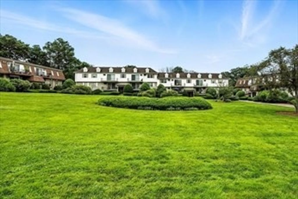 18 Williamsburg Ct 23, Shrewsbury, MA 01545