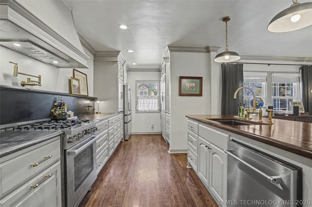 2432 E 25th Place, Tulsa, OK 74114