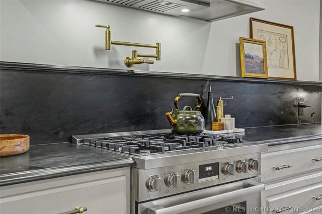 2432 E 25th Place, Tulsa, OK 74114