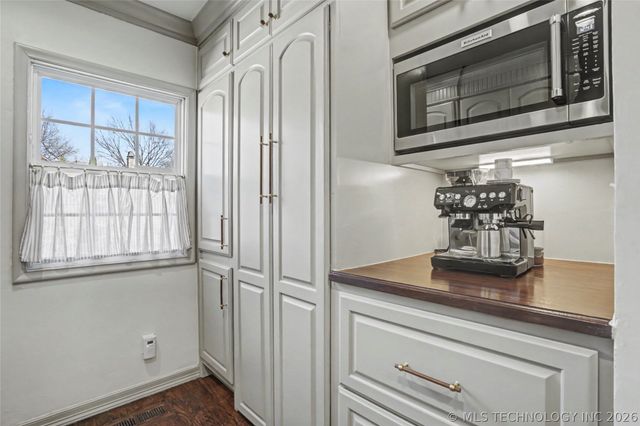 2432 E 25th Place, Tulsa, OK 74114