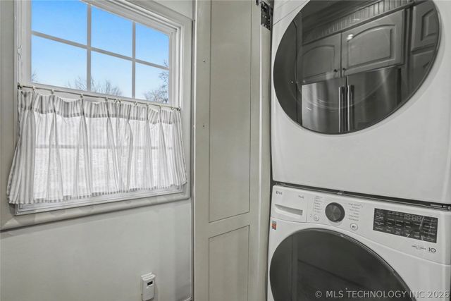 2432 E 25th Place, Tulsa, OK 74114