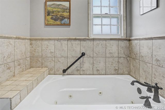 2432 E 25th Place, Tulsa, OK 74114