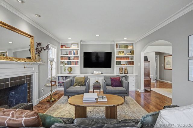 2432 E 25th Place, Tulsa, OK 74114