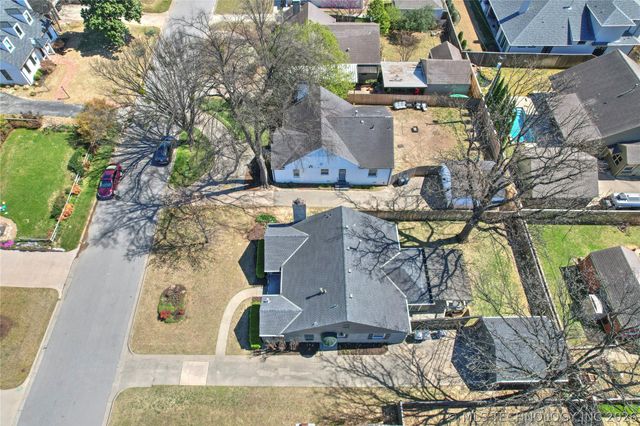 2432 E 25th Place, Tulsa, OK 74114